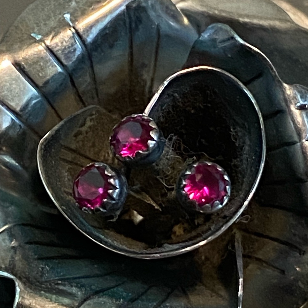 Sterling Silver Flower Brooch Ruby Red Stones 16gm - image 5